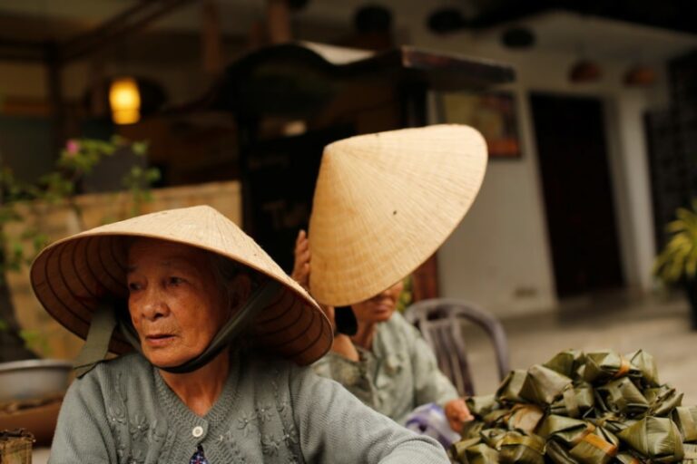 History & traditional costumes in Vietnamese clothing culture