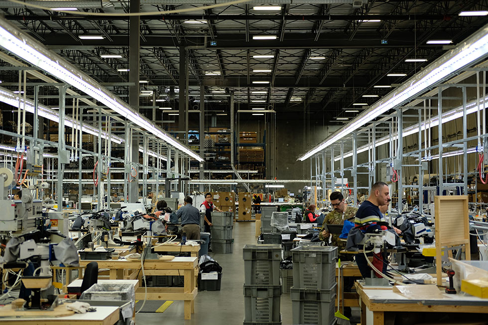 Arc'teryx (Canada): Premium Performance Pioneer